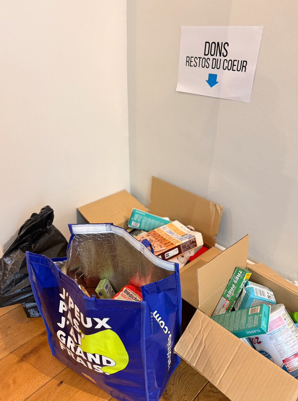 Collecte de dons pour les Restos du Cœur au bureau Nakama